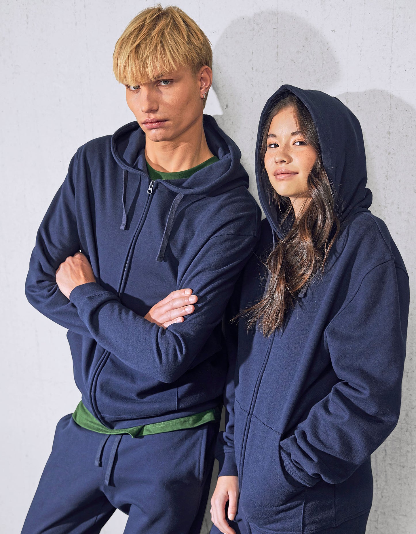 ID.334 Zip Hood