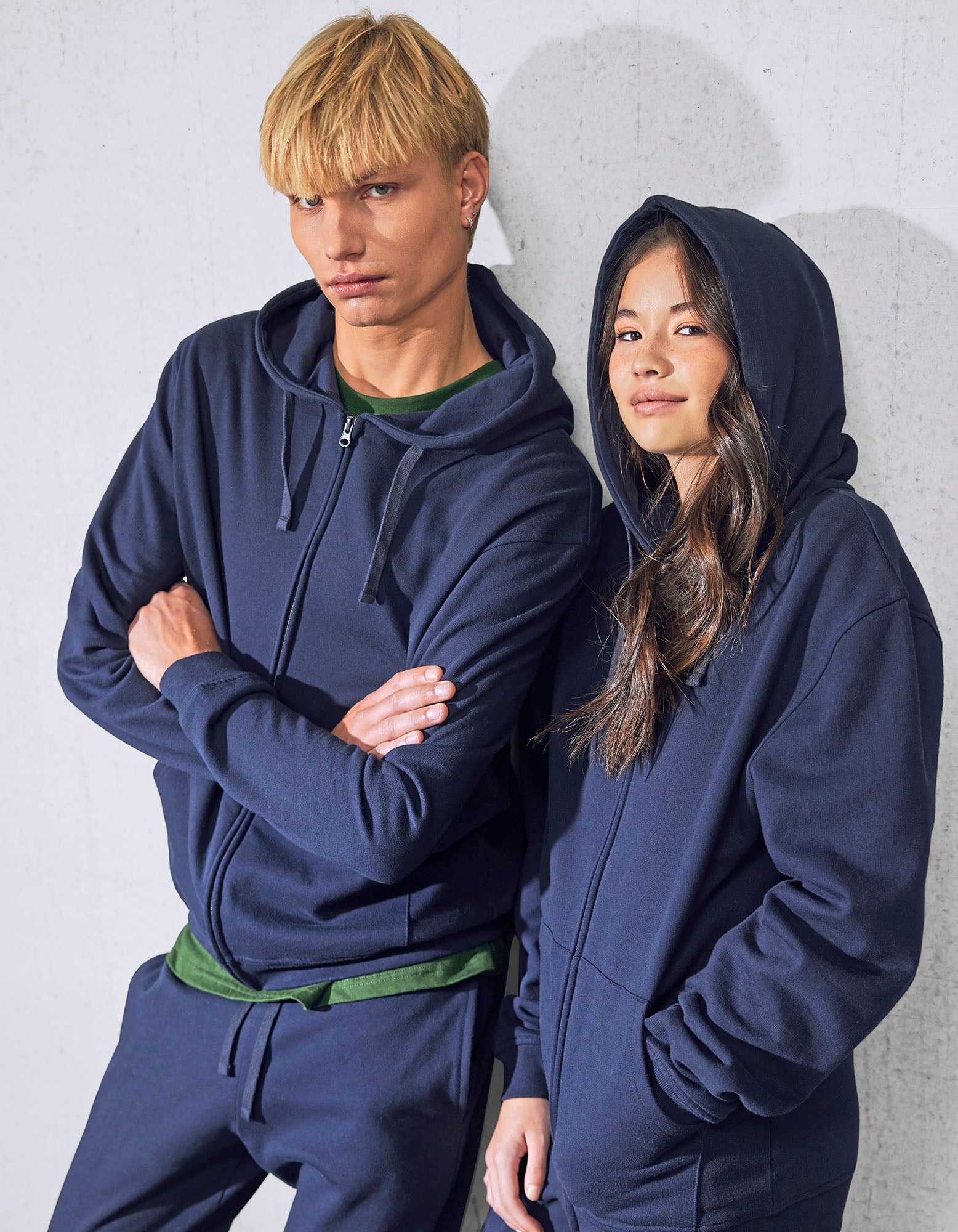 ID.334 Zip Hood