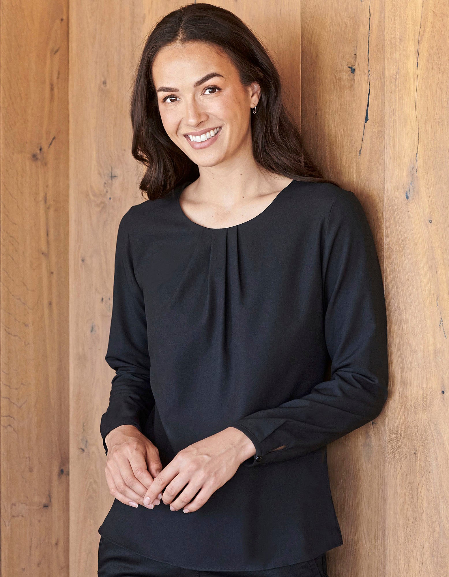 Ladies´ Pleat Front Long Sleeved Blouse