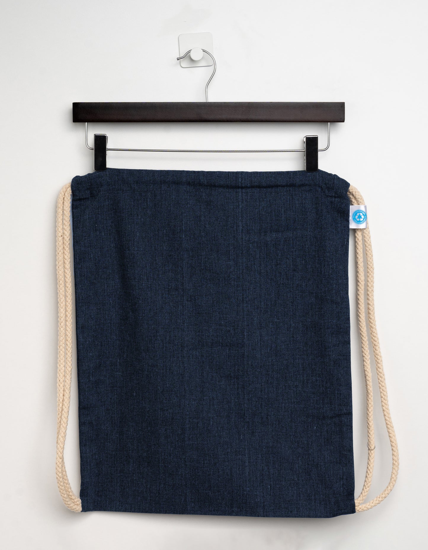 Recycled Gymbag in Navy (ca. Pantone 532C), Größe 38 x 46 cm