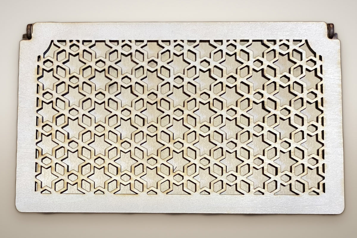 Holzbox mit Klappdeckel aus Lindenholz – Deckel mit Wunschmuster oder Gravur, ca. 18,5 × 11 × 3,5 cm