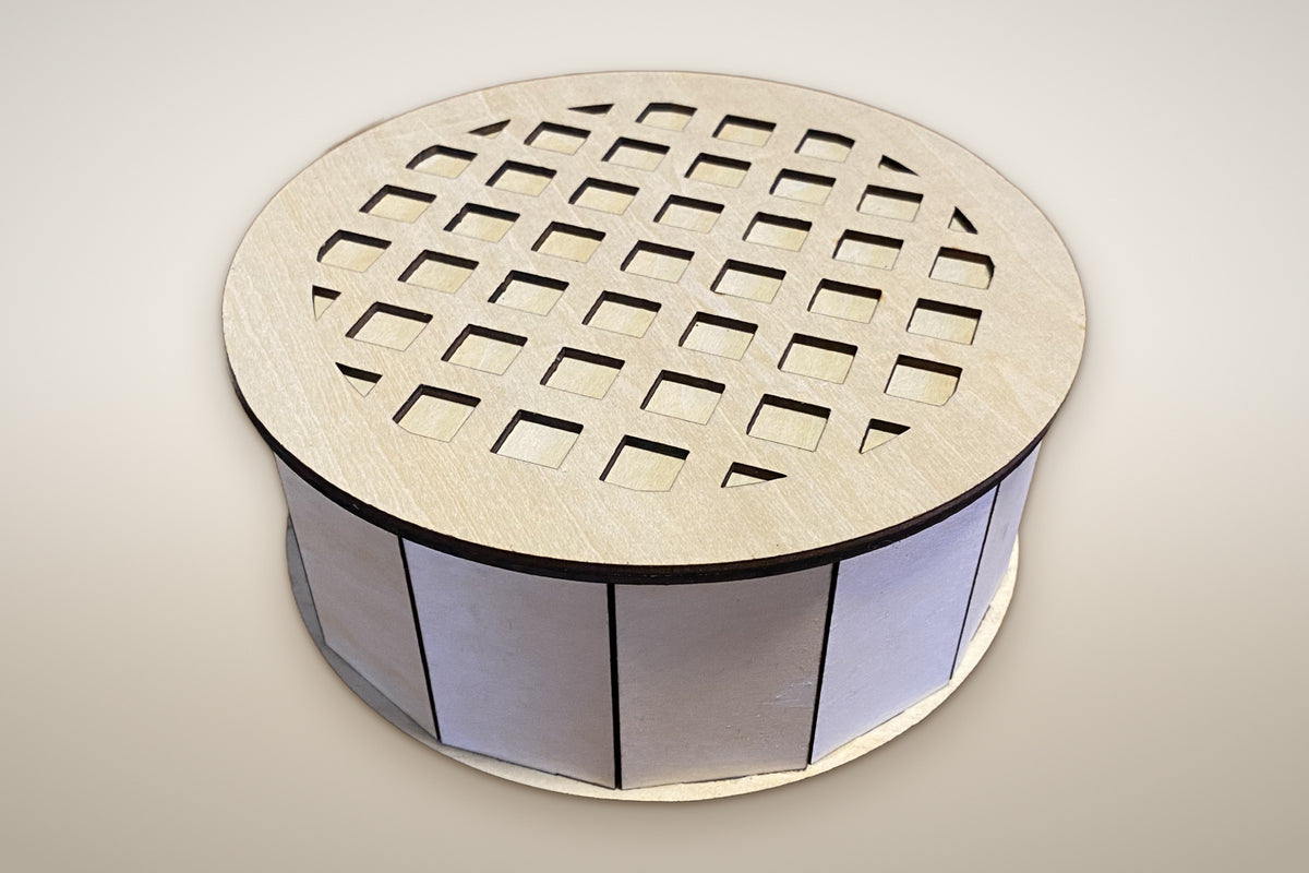 Runde Holzbox mit Deckel aus Lindenholz – Deckel mit Wunschmuster oder Gravur, Ø ca. 20 cm, Höhe ca. 7,6 cm