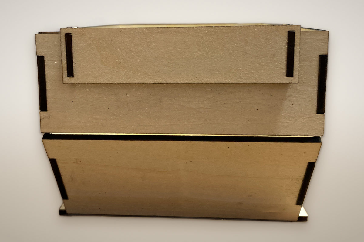 Sortierbox aus Lindenholz mit Beschriftungsschild – Aufbewahrungsbox im Werkstatt-Look, ca. 14,5 × 8,5 × 11 cm, gravierbar